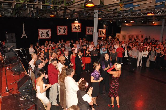min 2010 11 13 fous swing 194